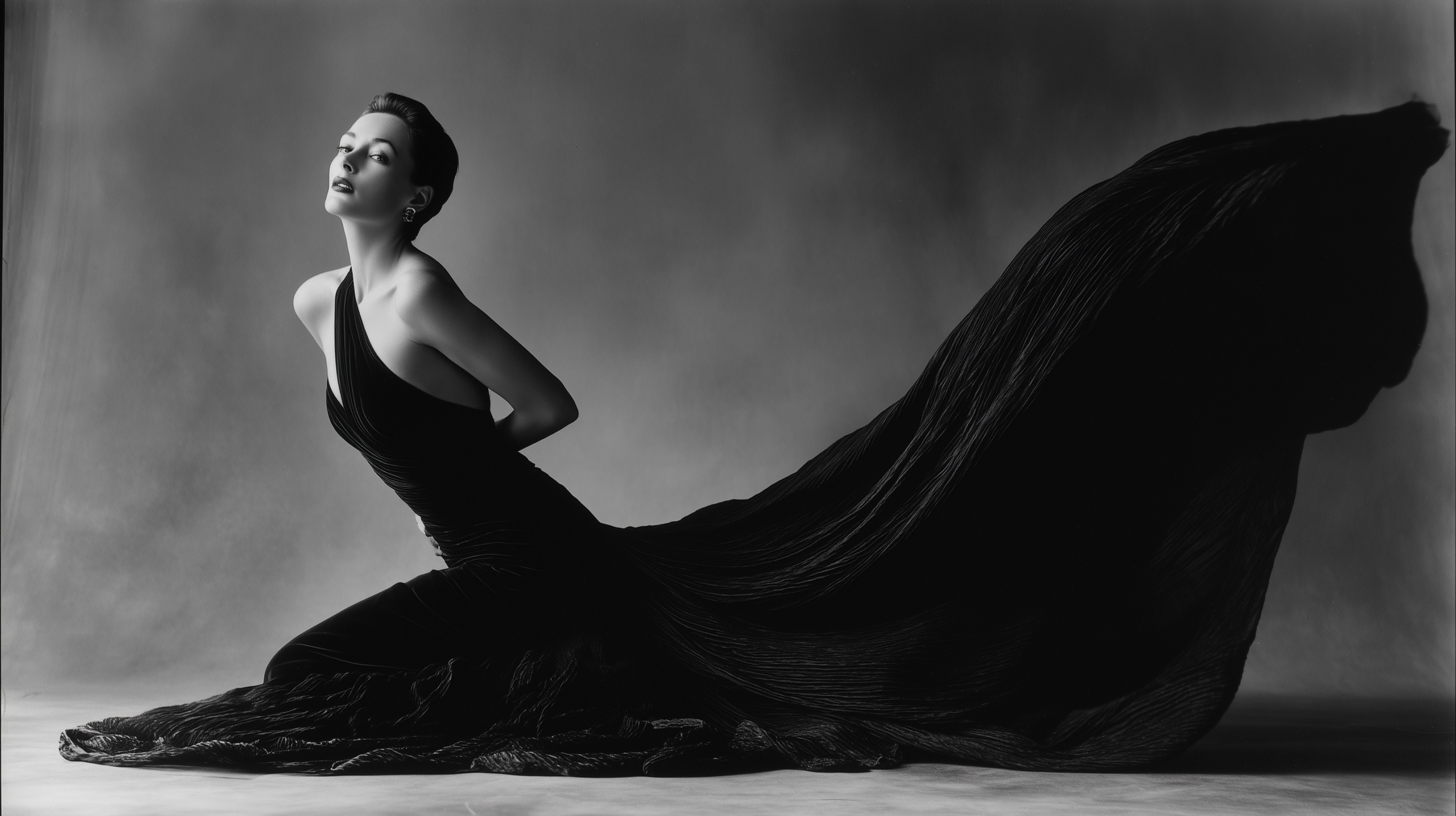 Studio Fashion · Irving Penn · Haute Couture · Robe traîne noire